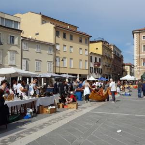 Rimini, mercatino di antiquariato